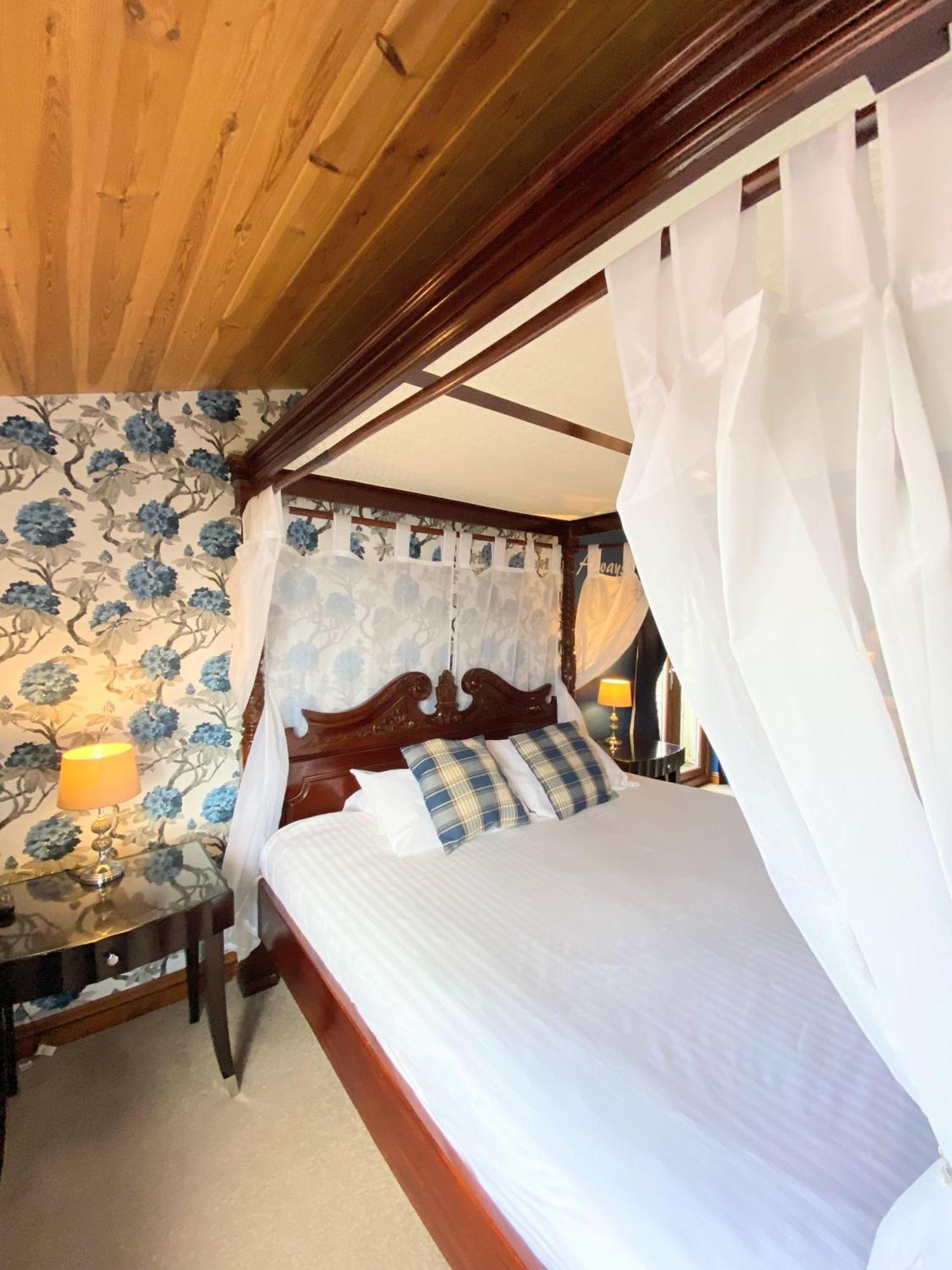 Lomond 5 With Private Hot Tub - Fife - Loch Leven - Lomond Hills - Pet Friendly Villa Kelty Exterior photo